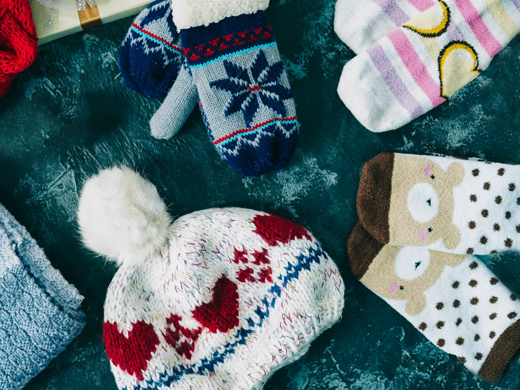 Warm hat, mittens and knitted socks