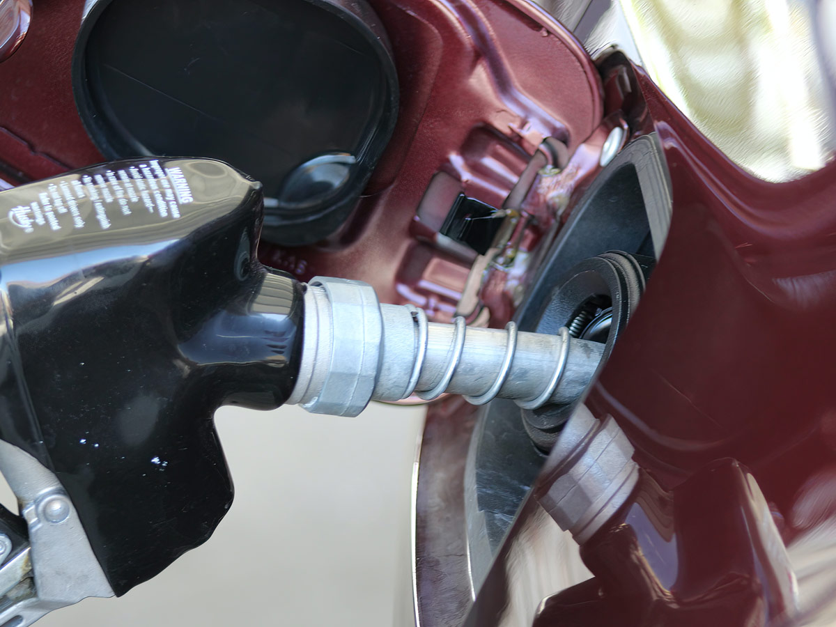 Fuel pump inserted into fuel cap