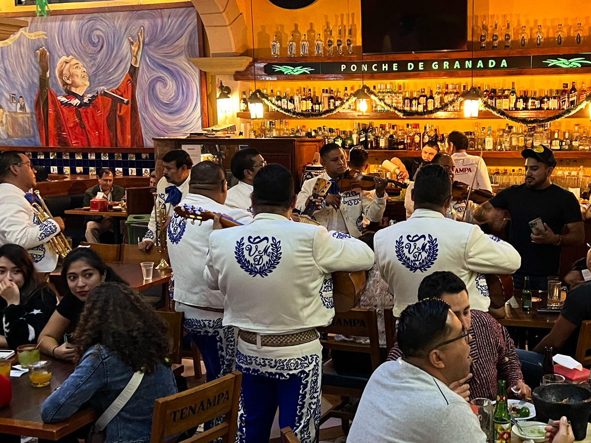 Mariachis at Salón Tenampa, Mexico City